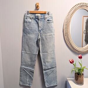 ABERCROMBIE & FITCH The 90s Straight Ultra High Rise jeans, 28 R Light Blue NWOT